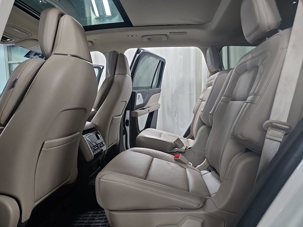 Used 2024 Lincoln Aviator Reserve w/ Equipment Group 201A image 21