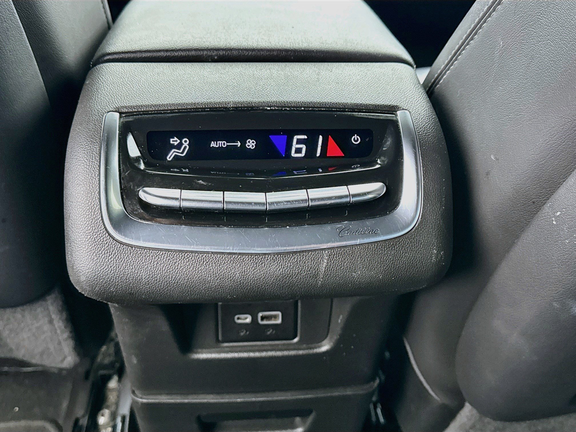 Used 2022 Cadillac XT6 Premium Luxury FWD image 17