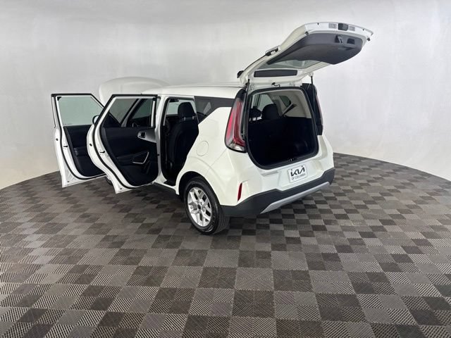 Certified 2025 Kia Soul LX FWD image 18
