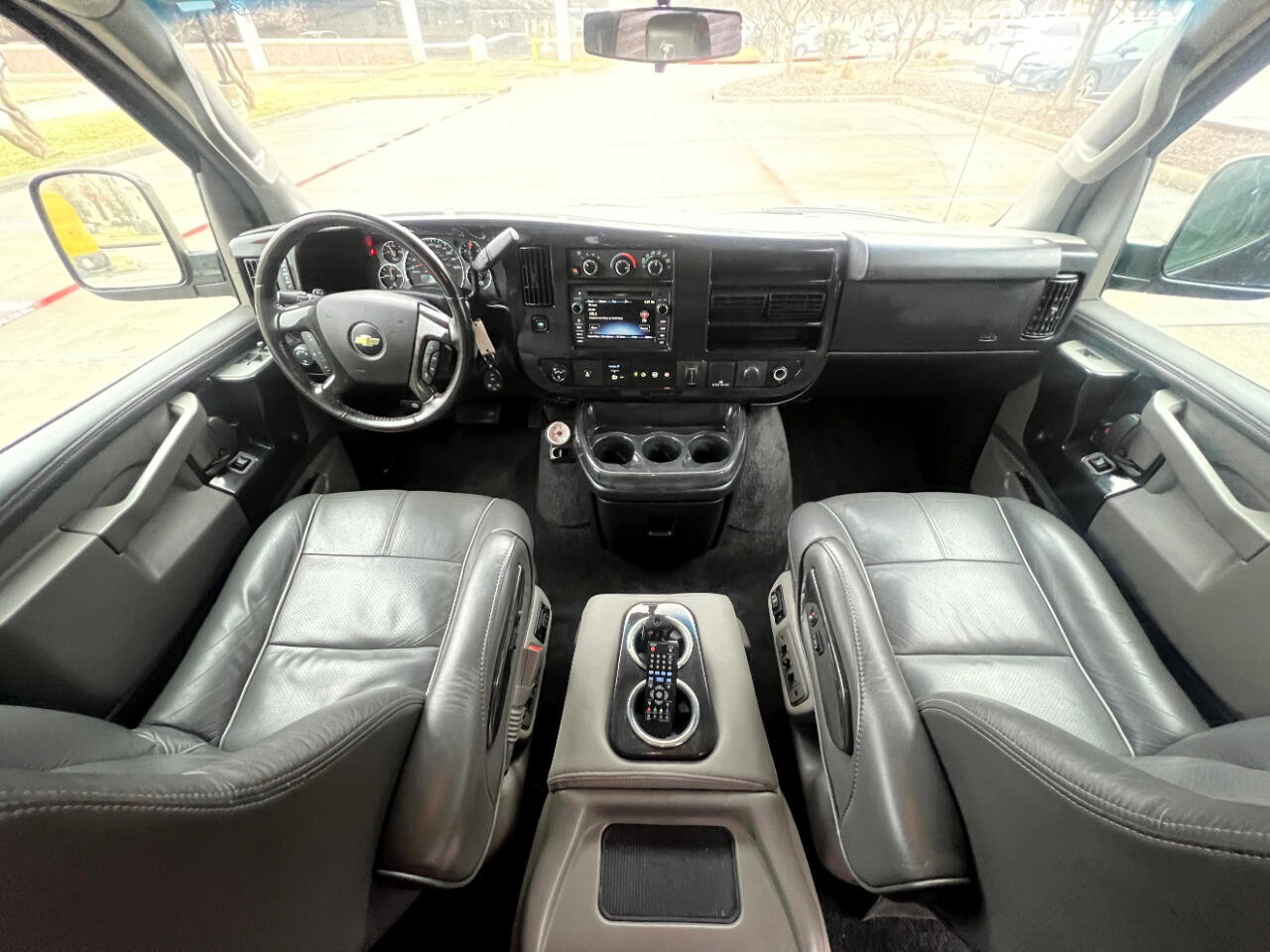 Used 2017 Chevrolet Express 2500 Extended image 34