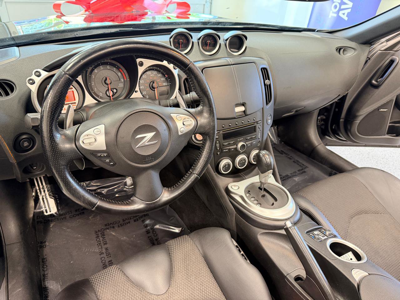 Used 2010 Nissan 370Z Touring RWD image 31