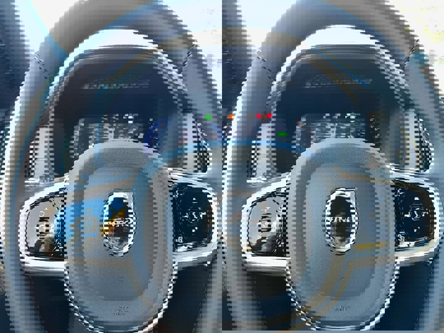 New 2026 Volvo XC90 T8 Ultra w/ Lounge Package image 19