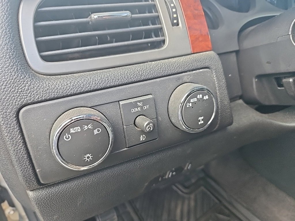 Used 2013 Chevrolet Suburban 2500 LT image 15