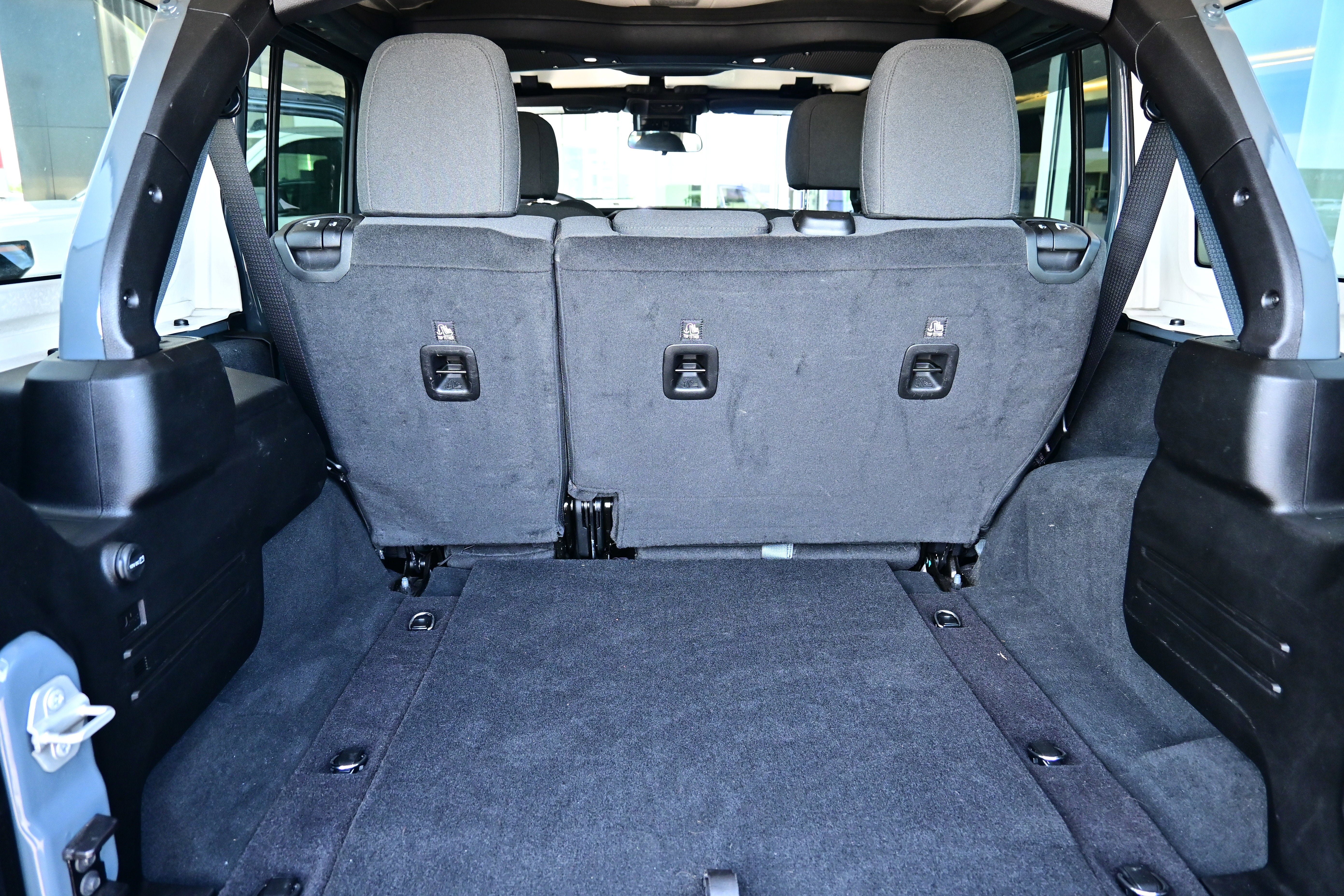 Used 2024 Jeep Wrangler Unlimited Sport AWD/4WD image 13