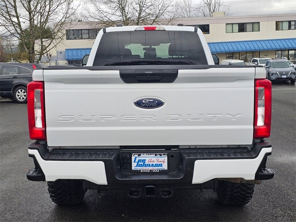 Used 2024 Ford F350 XLT image 6