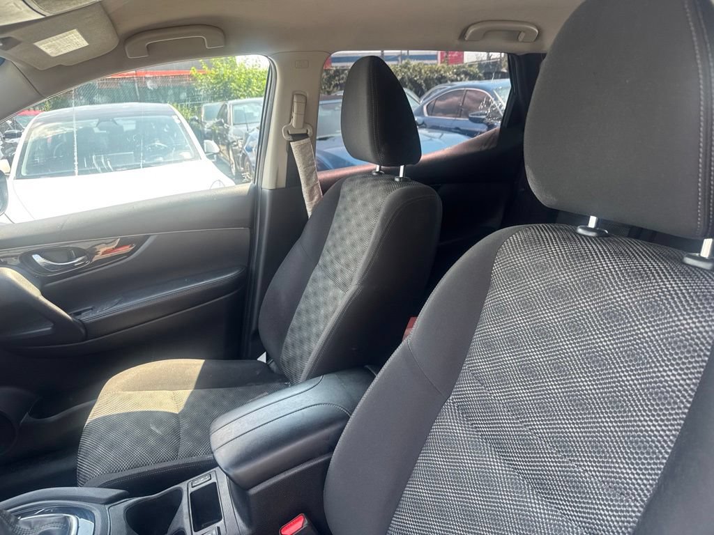 Used 2020 Nissan Rogue Sport SV w/ All-Weather Package AWD/4WD image 32