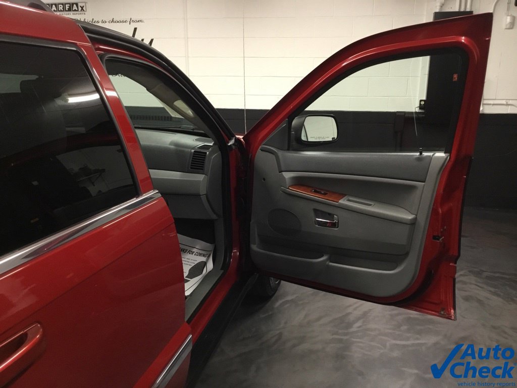 Used 2005 Jeep Grand Cherokee Limited AWD/4WD image 39