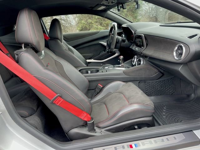 Used 2018 Chevrolet Camaro ZL1 image 28