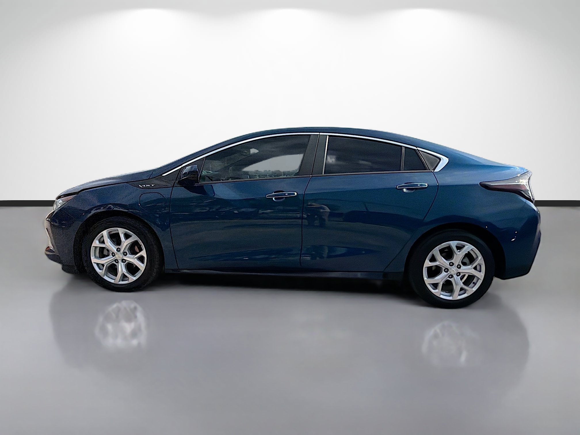 Used 2019 Chevrolet Volt Premier w/ Driver Confidence II Package FWD image 6