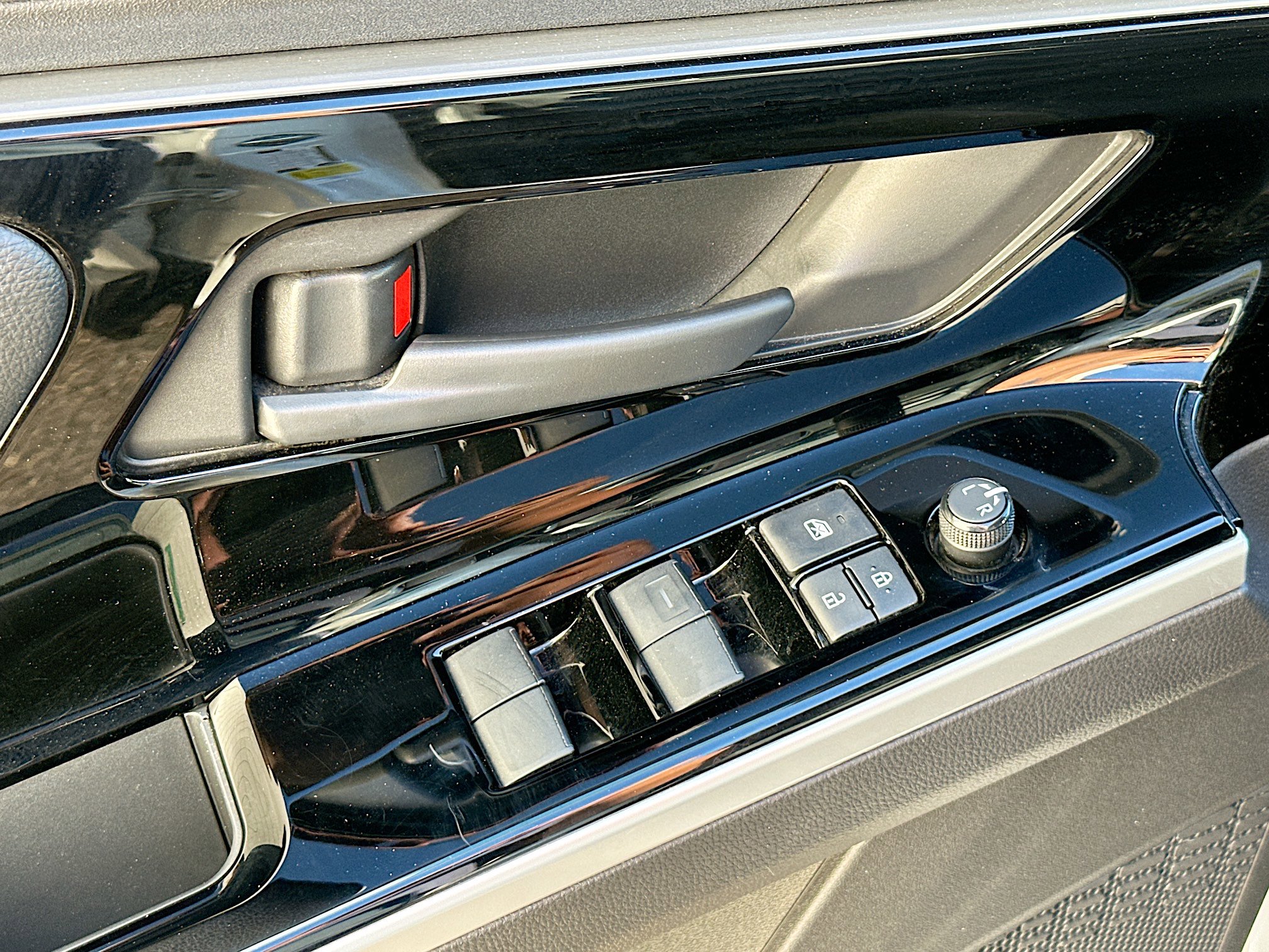 Used 2024 Toyota bZ4X XLE w/ Weather Package image 15