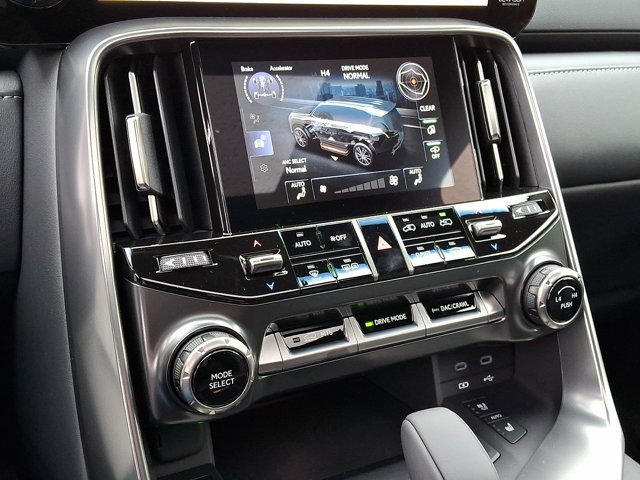 New 2026 Lexus LX 700h Luxury AWD/4WD image 11