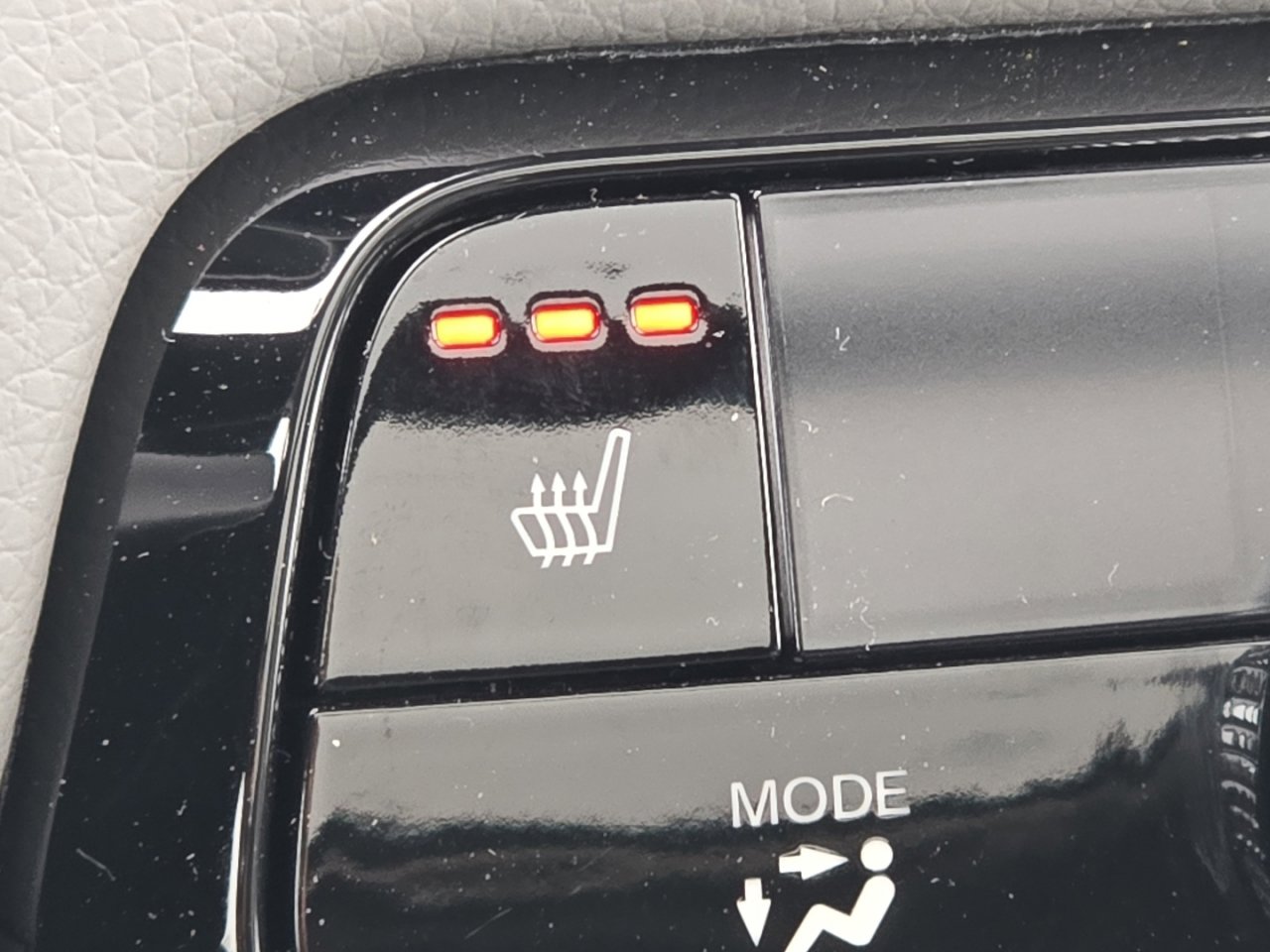 New 2025 Honda Pilot Touring image 8