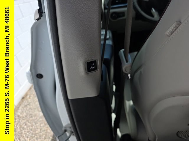 Used 2020 Chrysler Pacifica Limited FWD image 39