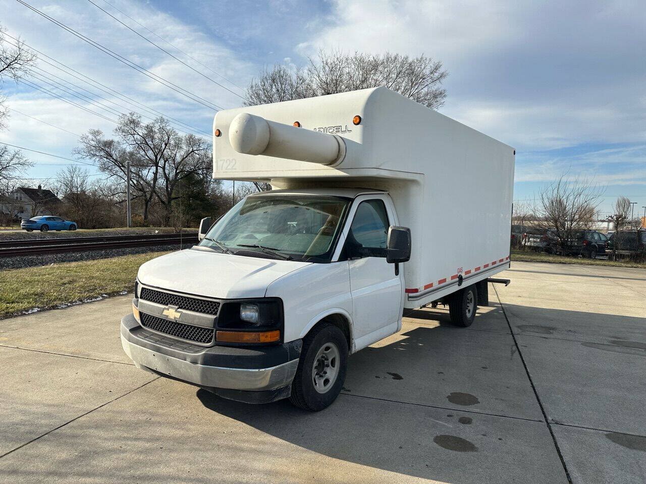 Used 2017 Chevrolet Express 3500 RWD image 1