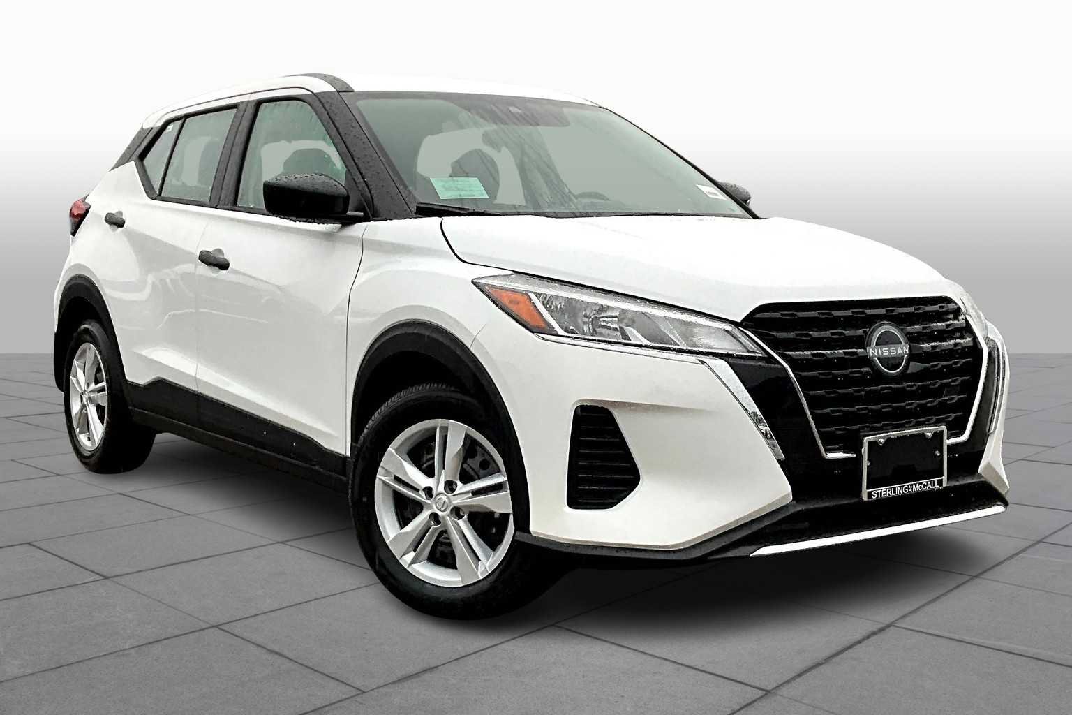 Used 2025 Nissan Kicks Play S FWD image 2