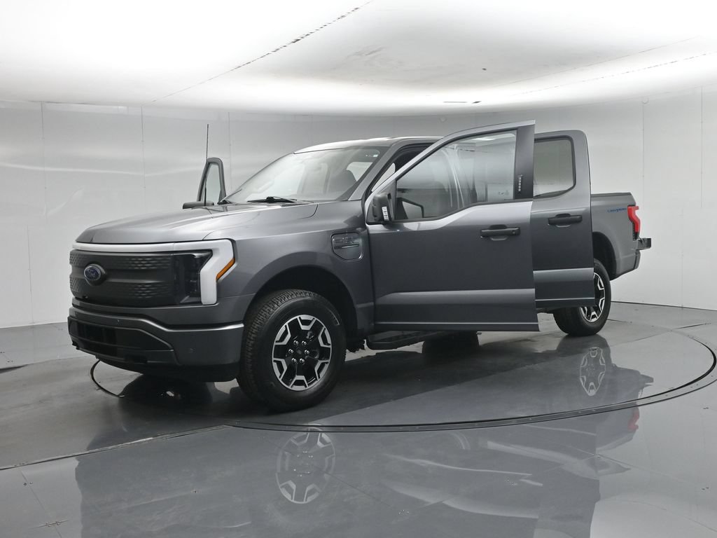Used 2023 Ford F150 Lightning XLT AWD/4WD image 31