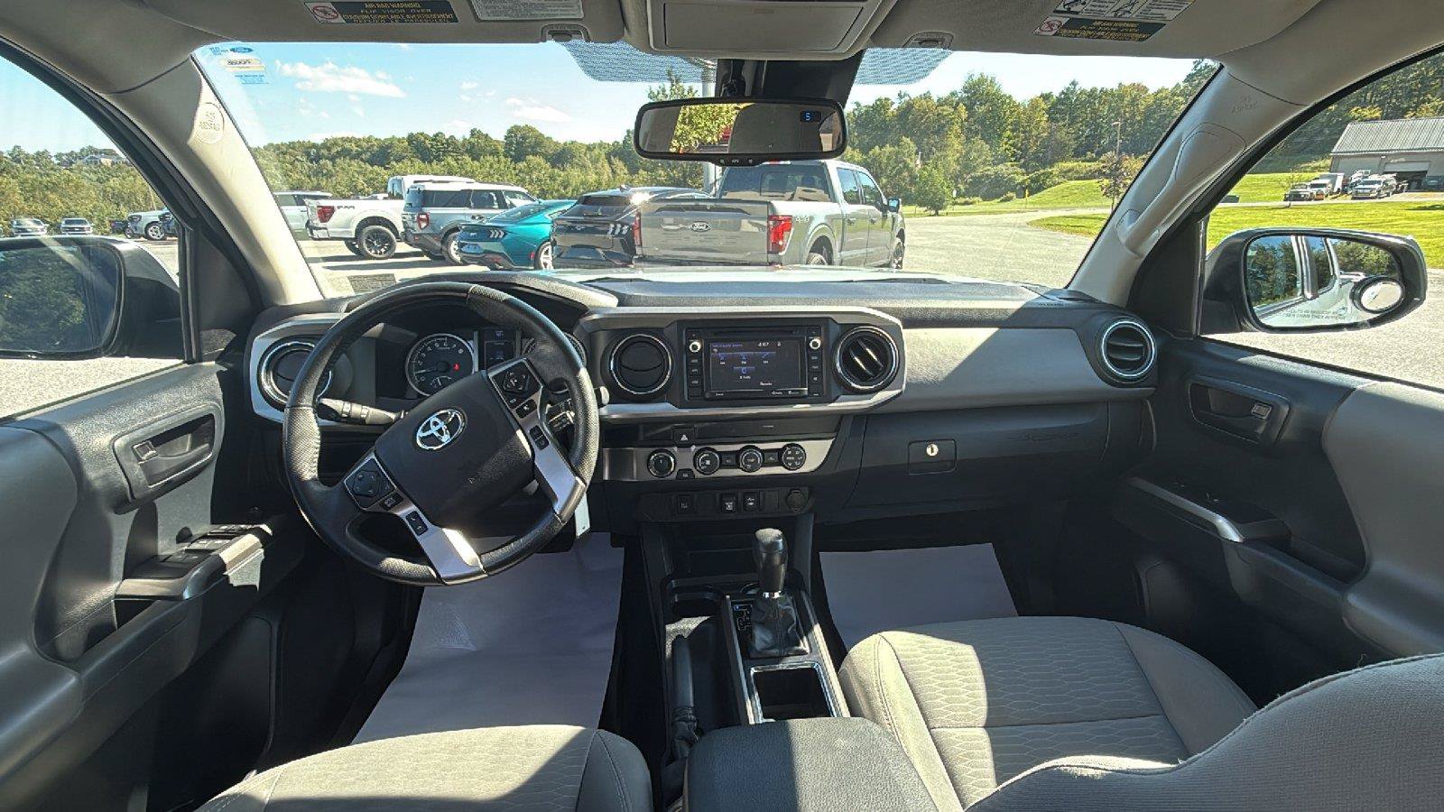 Used 2019 Toyota Tacoma SR5 AWD/4WD image 13