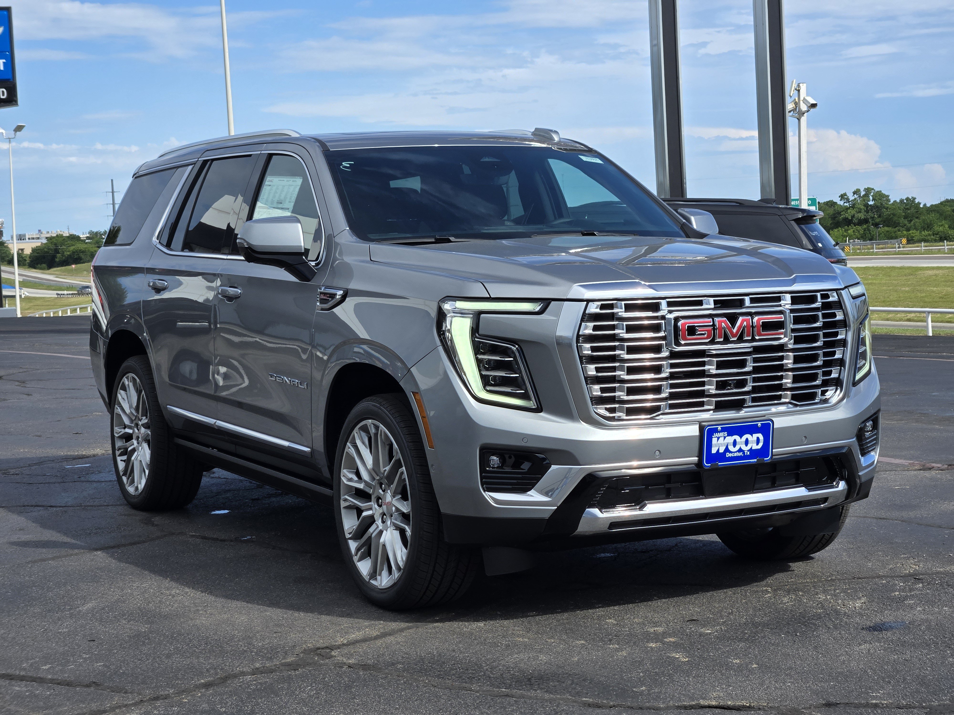 New 2026 GMC Yukon Denali w/ Denali Reserve Package AWD/4WD image 2