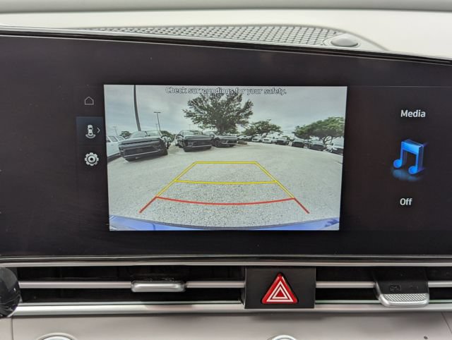 Used 2024 Hyundai Elantra SEL FWD image 24
