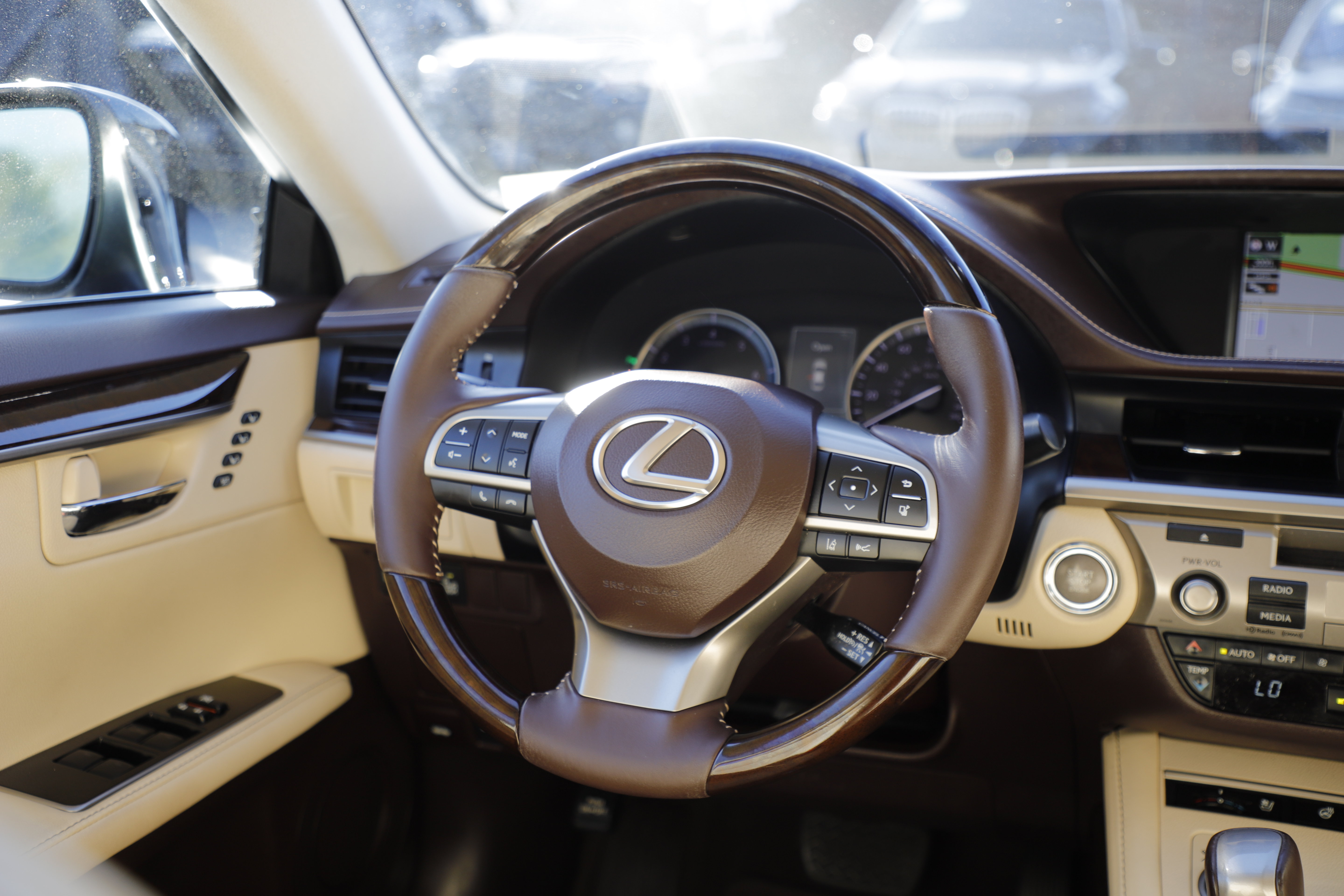 Used 2017 Lexus ES 350 w/ Navigation System Package FWD image 16