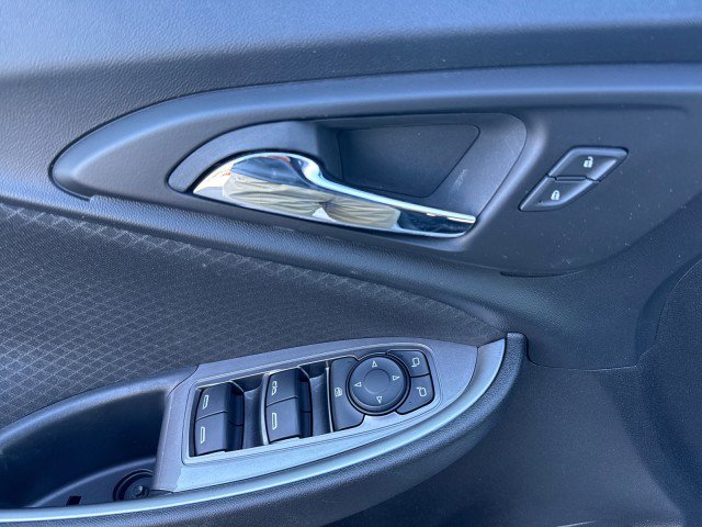 Used 2023 Chevrolet Malibu LT w/ Driver Confidence Package image 9