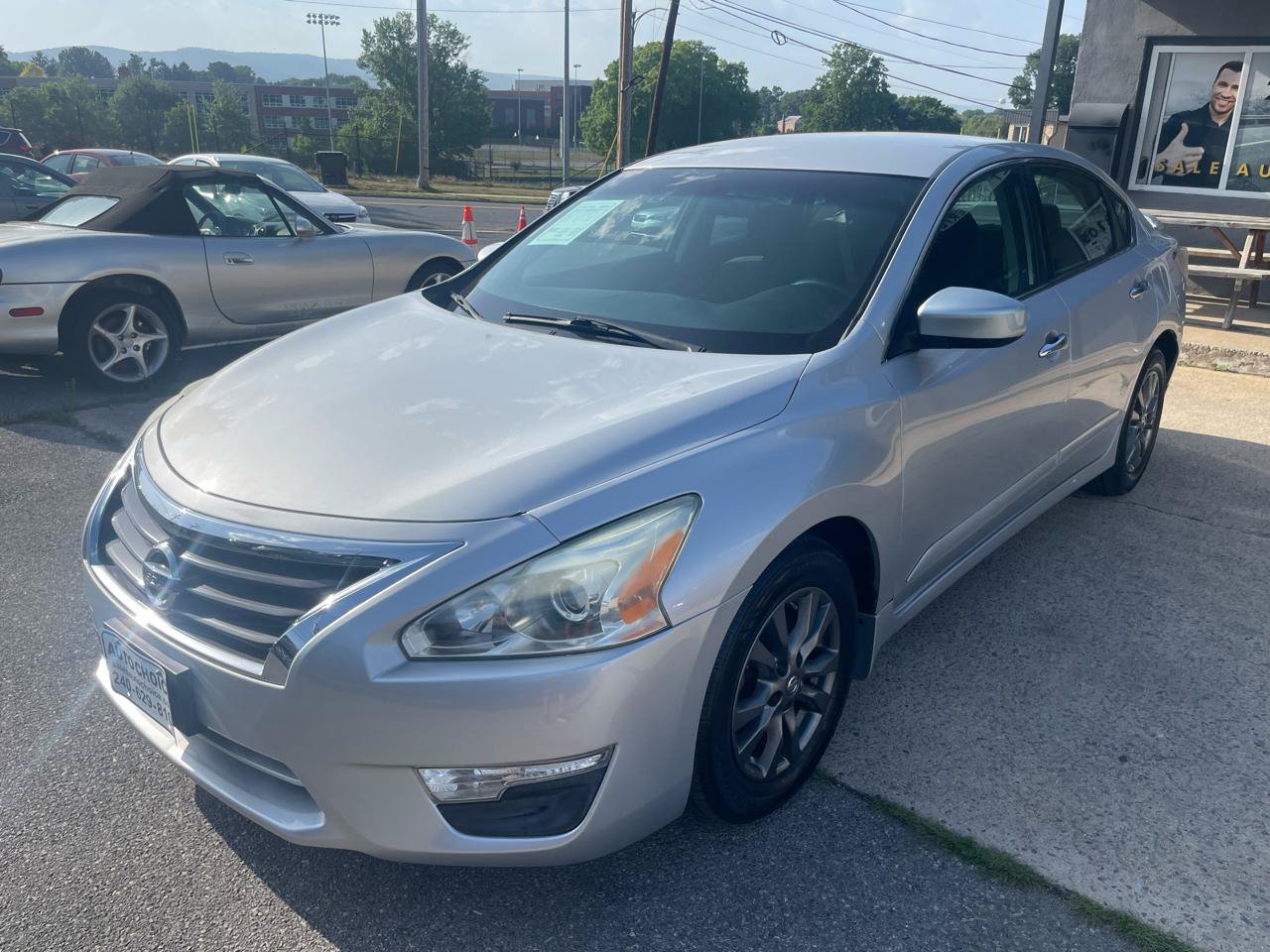 Used 2015 Nissan Altima 2.5 S w/ Special Edition Package FWD image 5