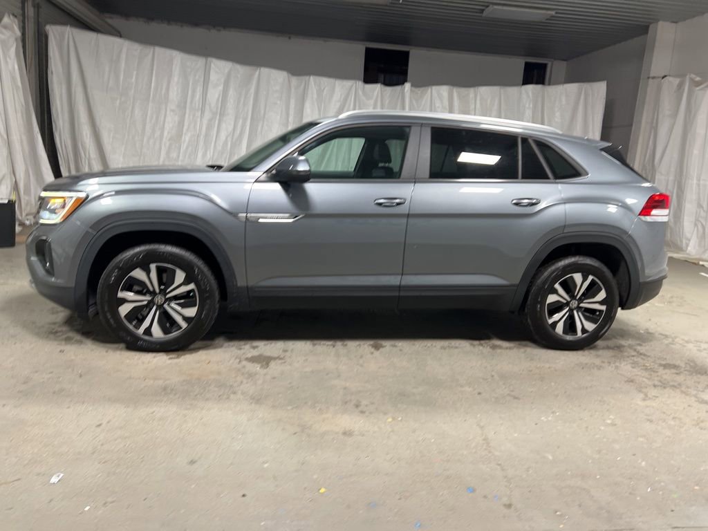 Used 2024 Volkswagen Atlas Cross Sport SE image 4