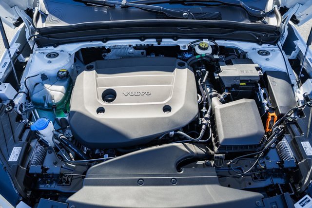 New 2026 Volvo XC40 B5 Plus w/ Protection Package Premier image 19