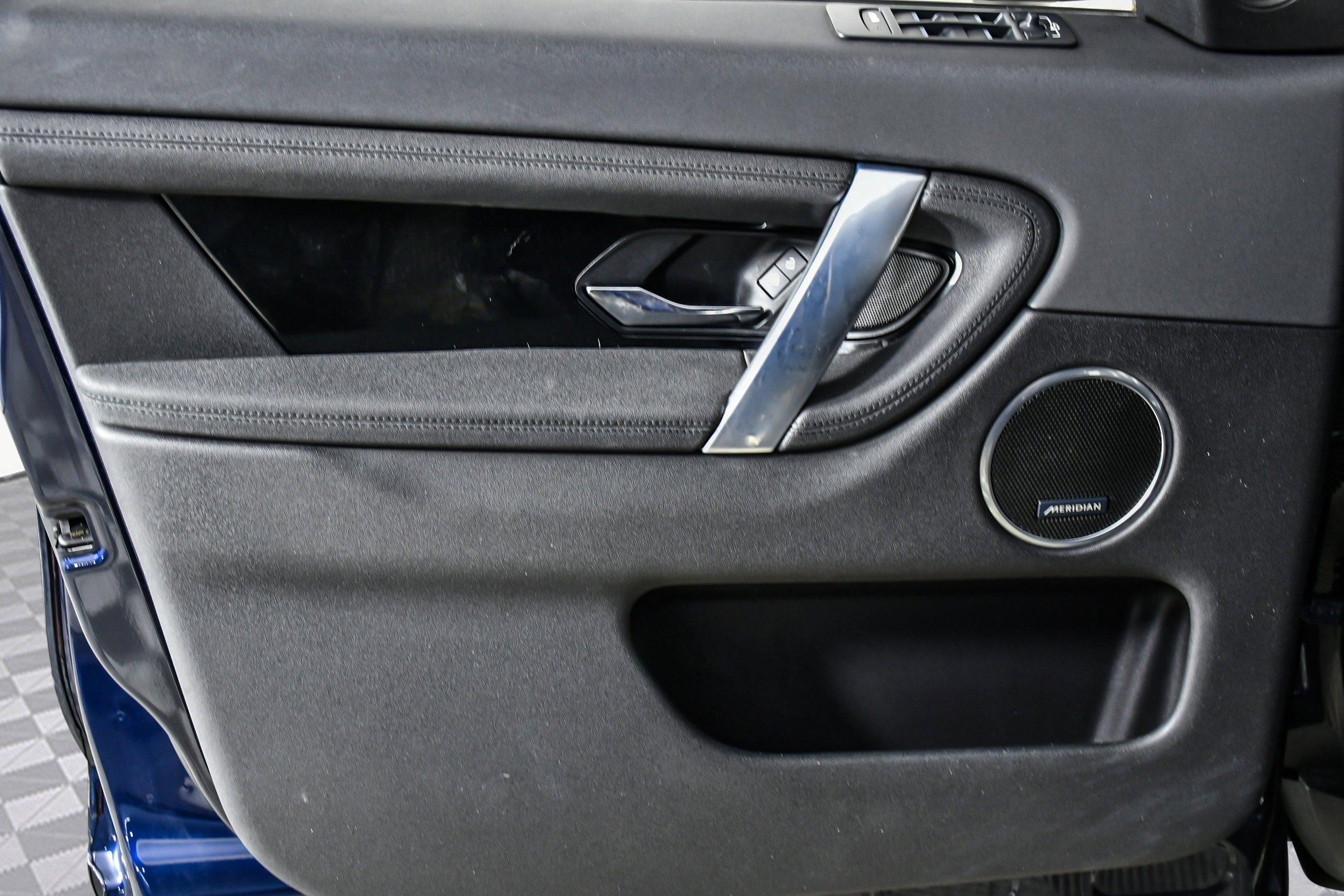 Used 2023 Land Rover Discovery Sport S image 22