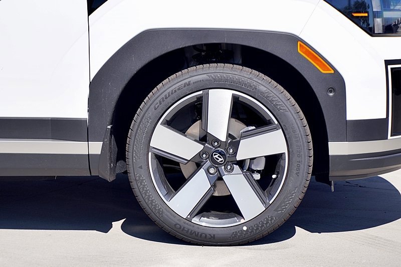 New 2025 Hyundai Santa Fe Limited image 8