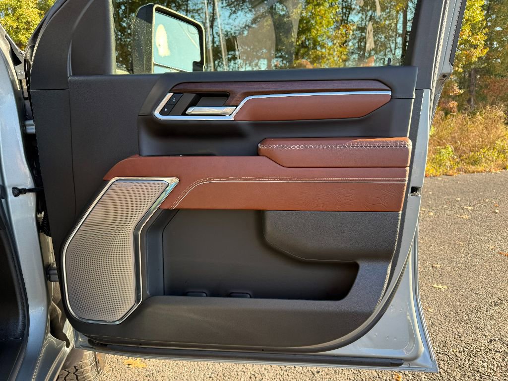 Used 2024 GMC Sierra 2500 Denali Ultimate image 33