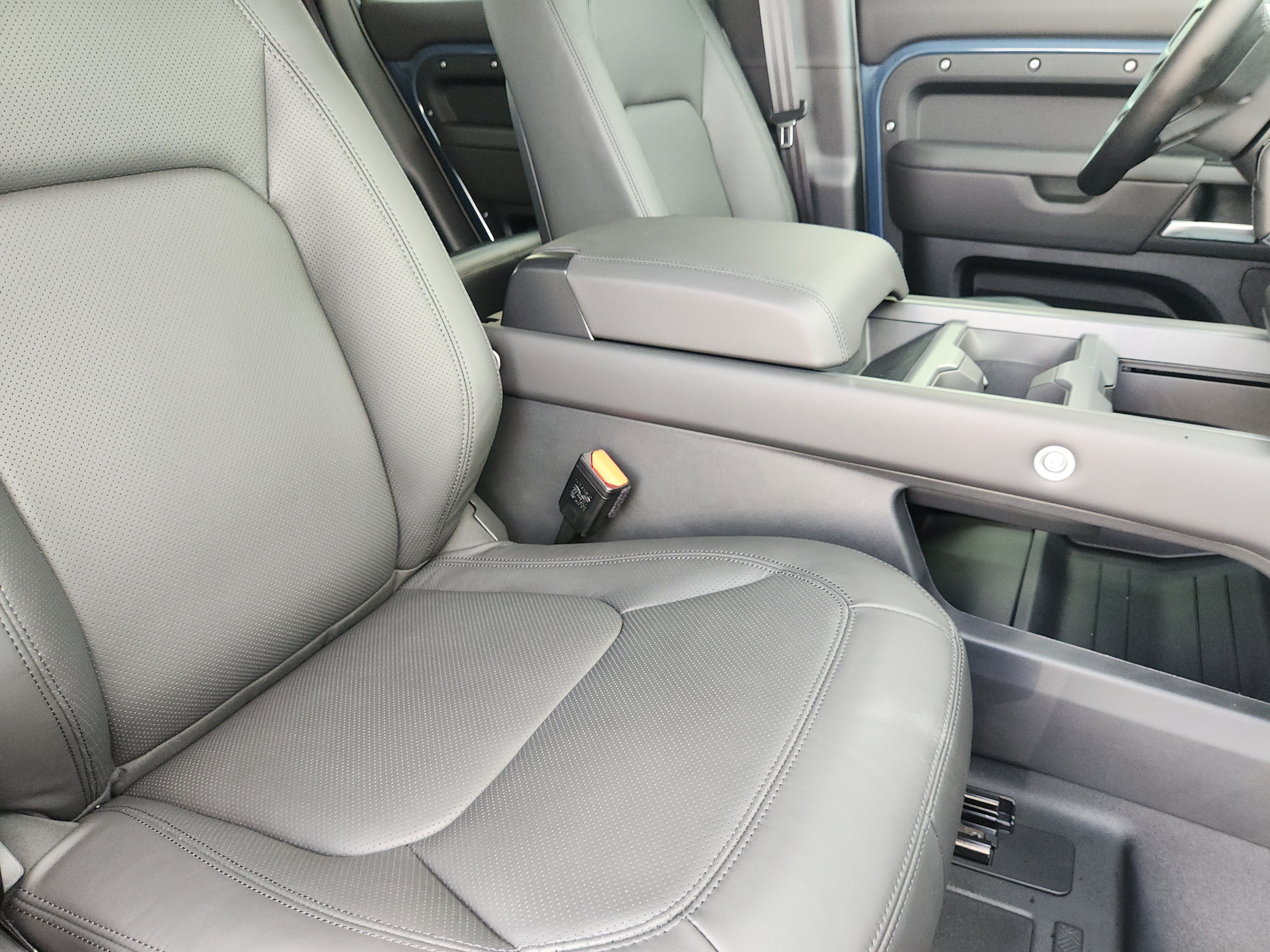 New 2026 Land Rover Defender 110 X-Dynamic SE AWD/4WD image 9