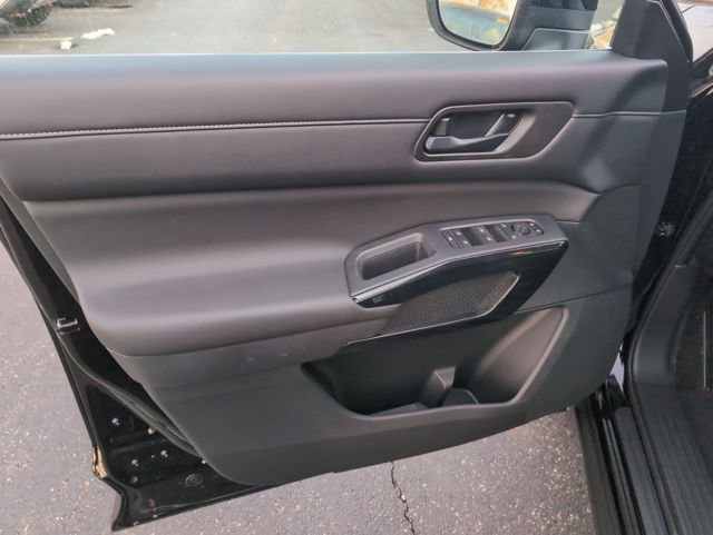 New 2025 Nissan Pathfinder SV image 15