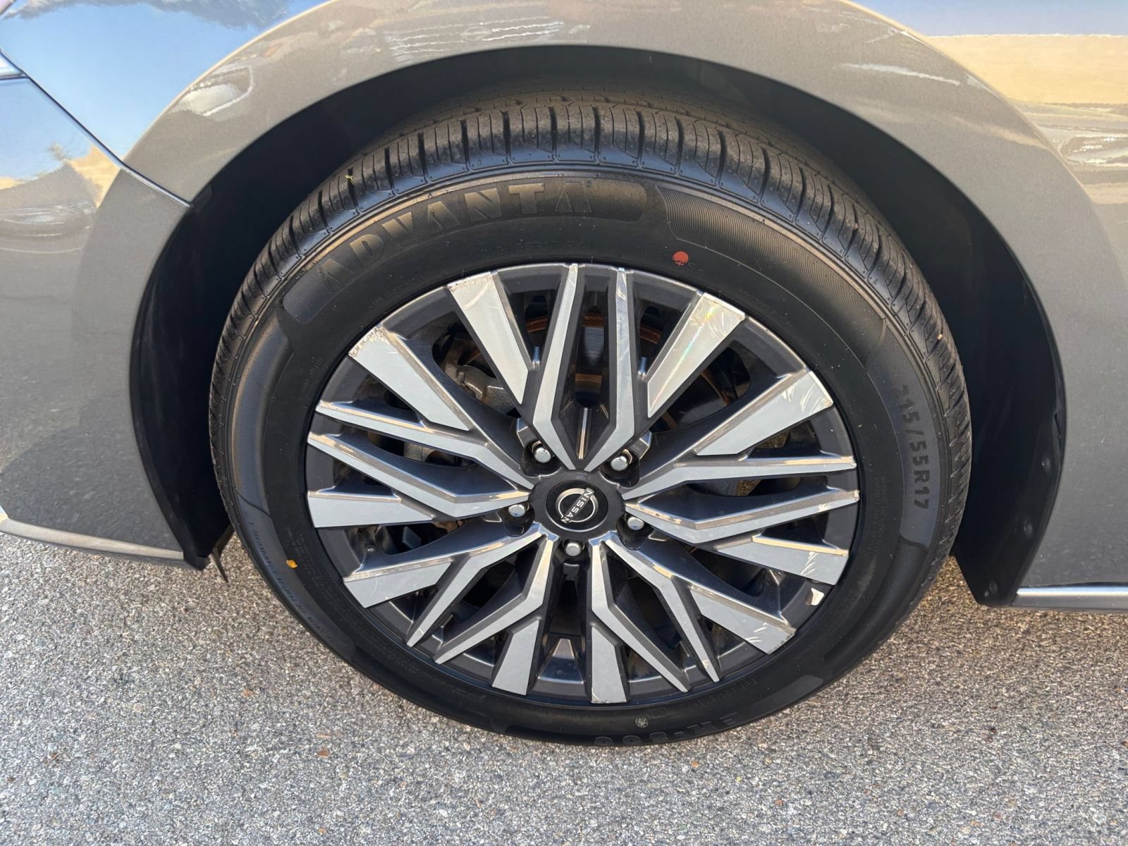 Used 2025 Nissan Altima 2.5 SV FWD image 30