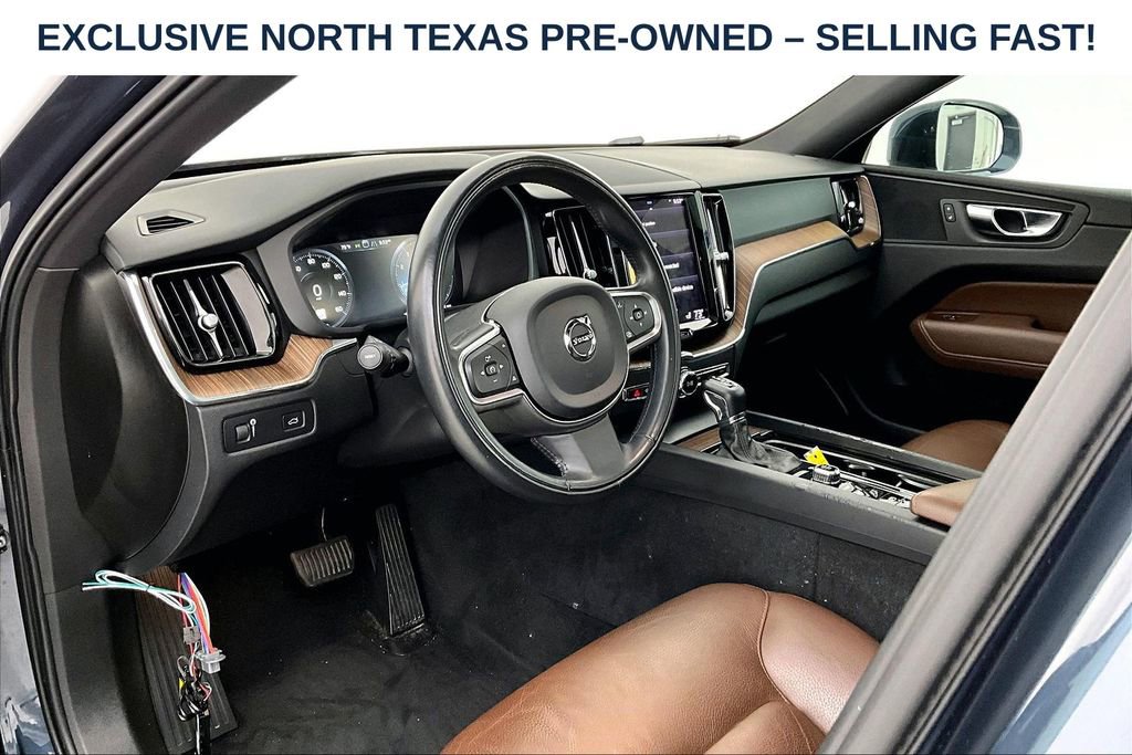 Used 2021 Volvo XC60 T5 Momentum w/ Premium Package FWD image 17