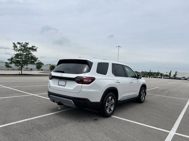 New 2025 Honda Pilot EX-L image 7