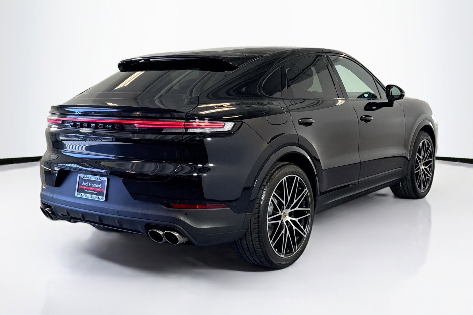 Used 2024 Porsche Cayenne S image 5