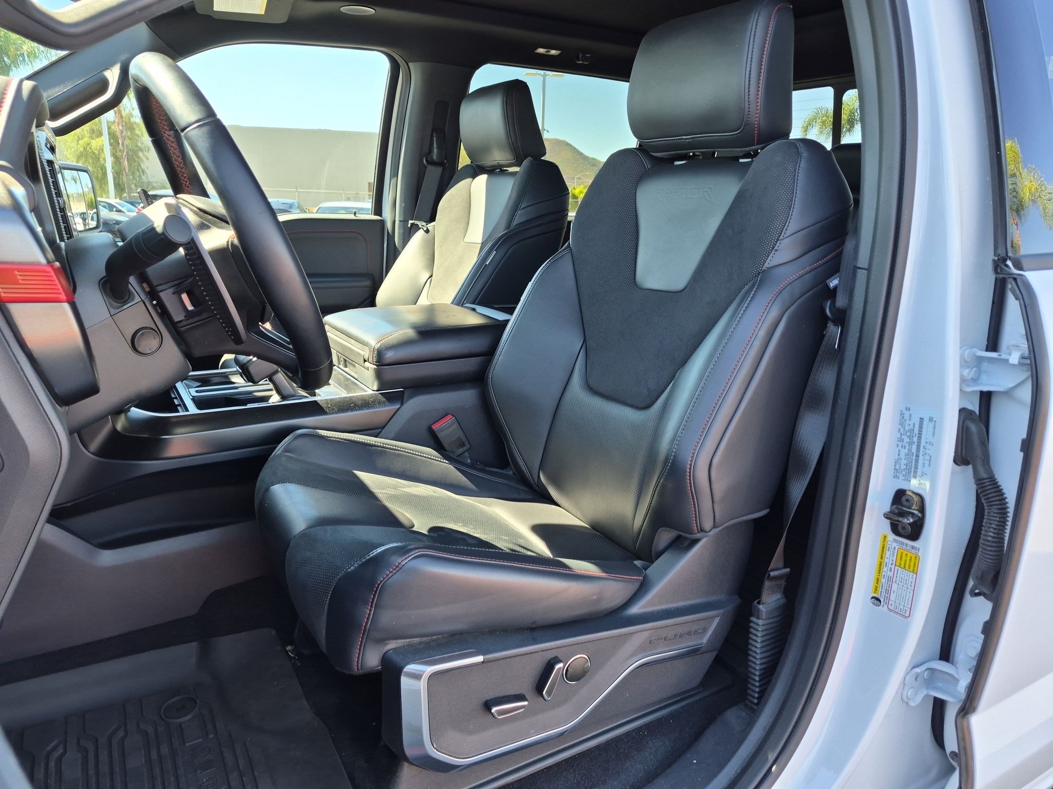 Used 2025 Ford F150 Raptor AWD/4WD image 16