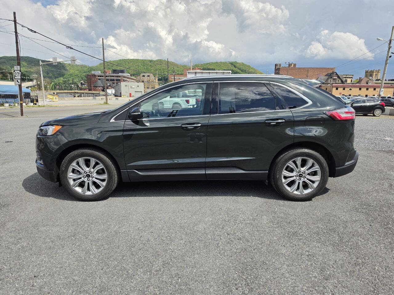 Used 2023 Ford Edge Titanium AWD/4WD image 5
