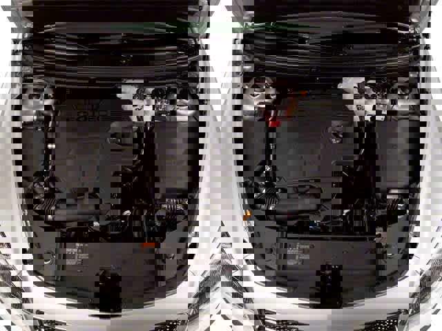 Used 2010 Chevrolet Malibu LTZ w/ HFV6 Engine Package image 9