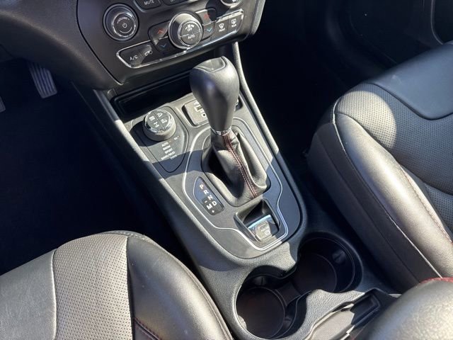 Used 2022 Jeep Cherokee Trailhawk w/ Premium Leather Package image 23