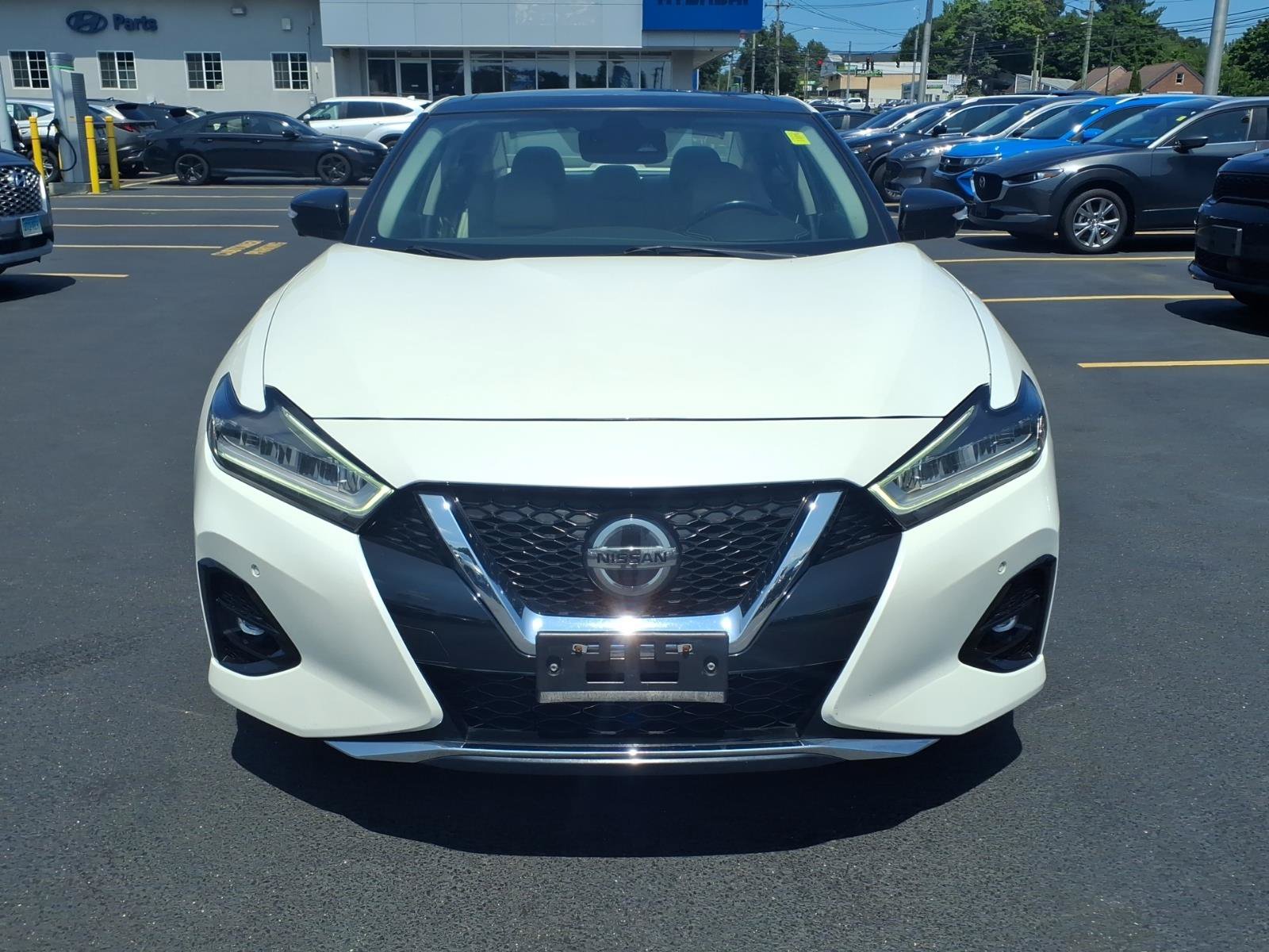 Used 2021 Nissan Maxima Platinum w/ Sport Mat Group FWD image 2