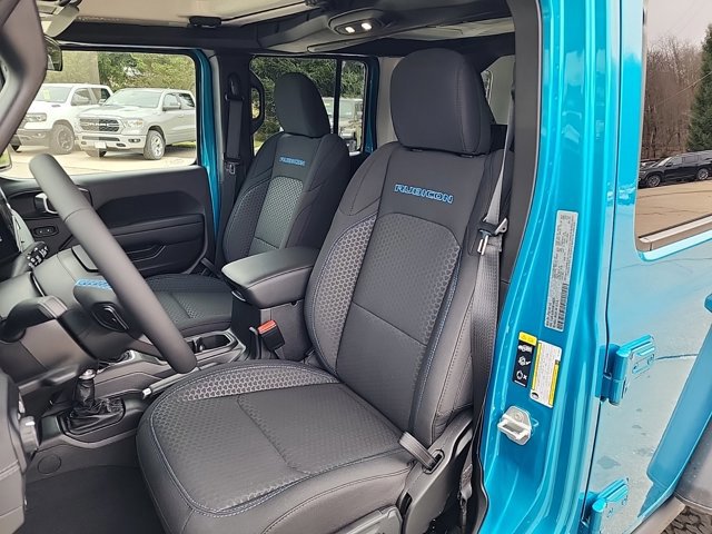Used 2024 Jeep Wrangler Rubicon w/ Convenience Group image 24