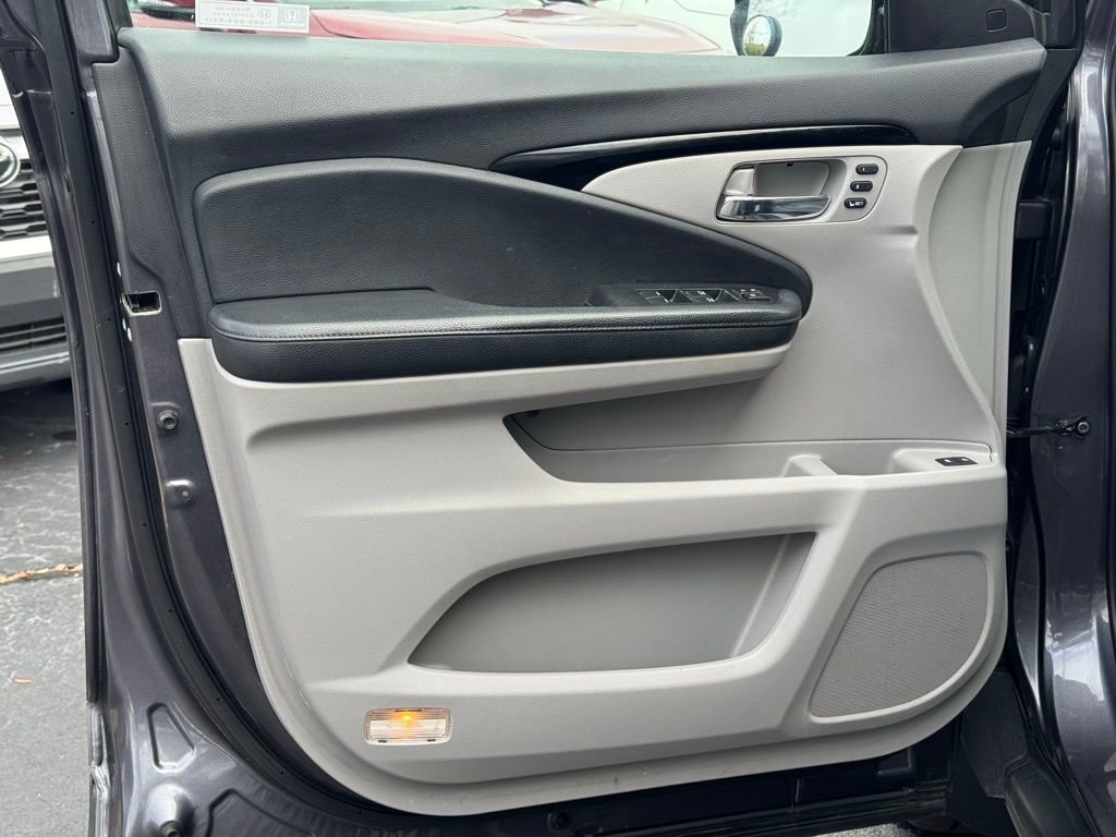 Used 2020 Honda Pilot Touring image 29