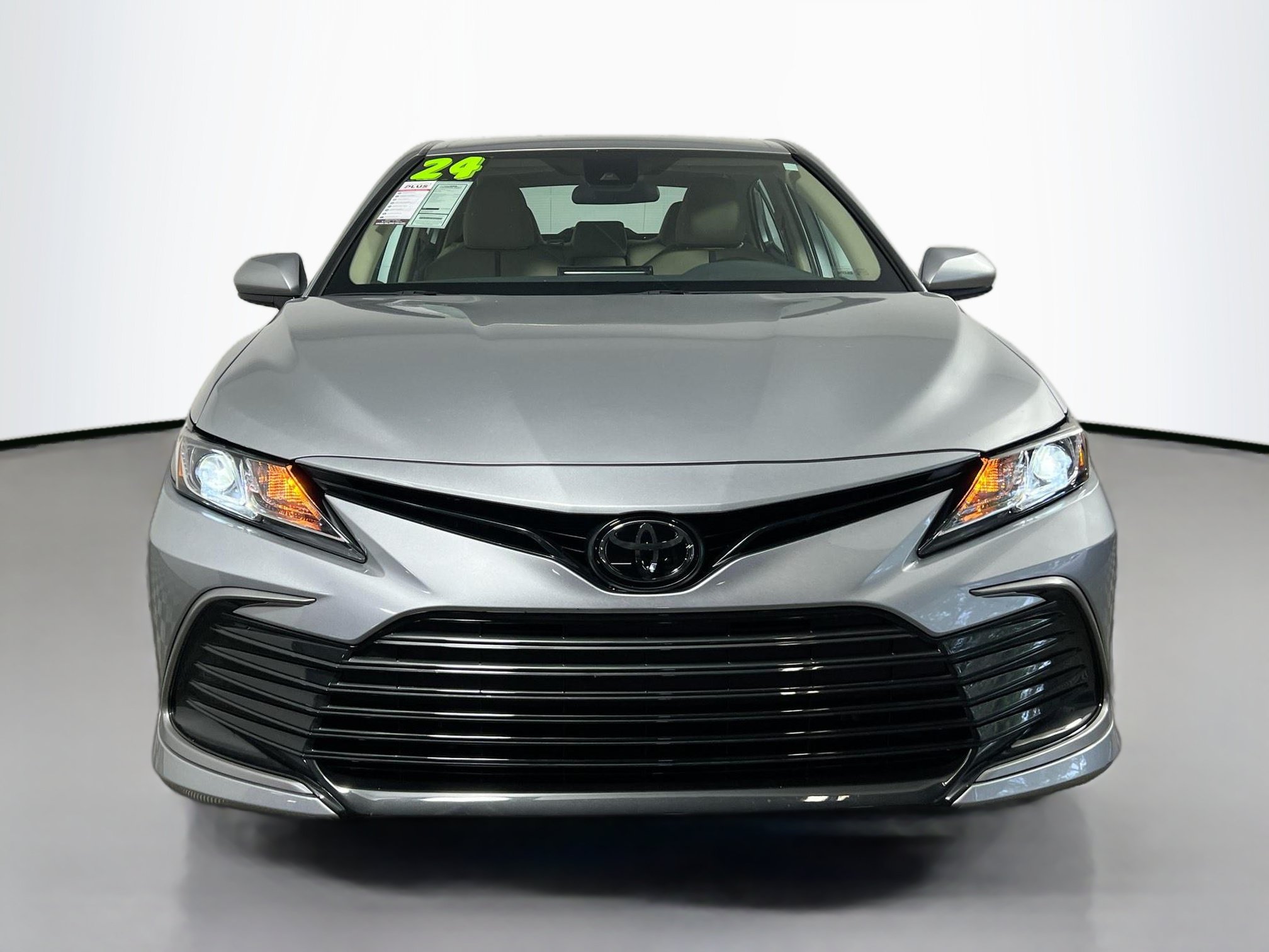 Used 2024 Toyota Camry LE FWD image 11