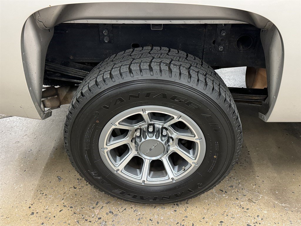 Used 2008 Chevrolet Silverado 2500 LTZ w/ Suspension Package, Off-Road RWD image 16