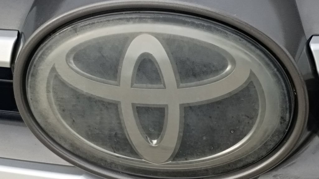 Used 2019 Toyota Highlander LE FWD image 14