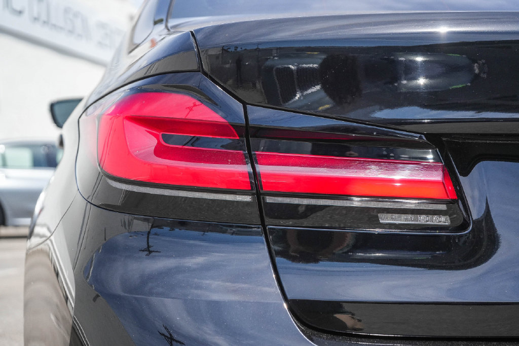 Certified 2023 BMW 530i w/ Convenience Package RWD image 7
