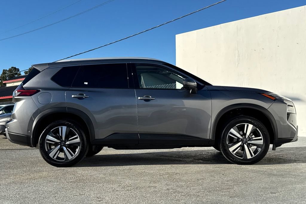 Certified 2025 Nissan Rogue SL w/ SL Premium Package image 2