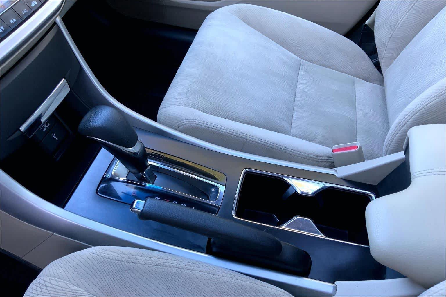 Used 2013 Honda Accord EX image 16